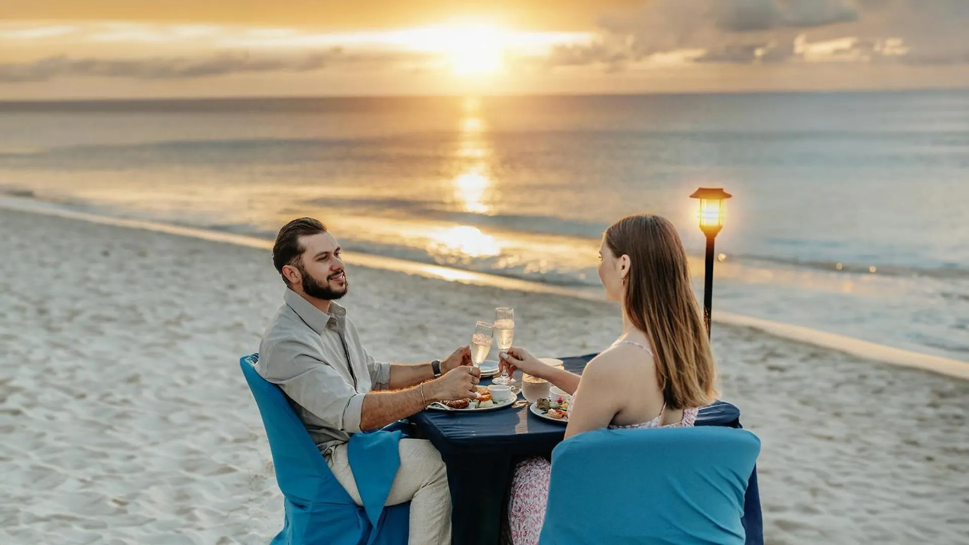Amsterdam Manor Beach Resort Παλμ Μπιτς 4*,  Αρούμπα